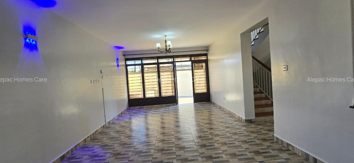 5 Bed House with En Suite at Varsityville - 3