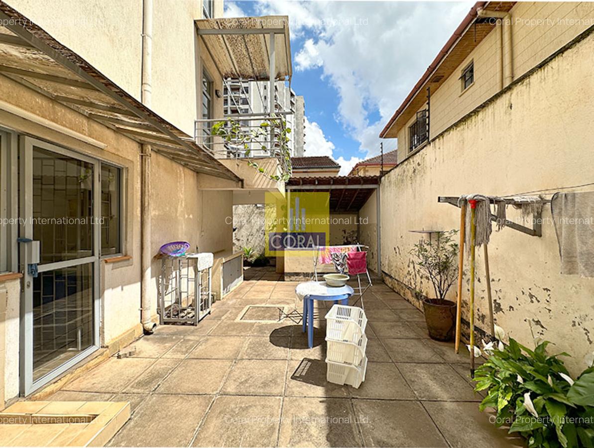 4 Bed Townhouse with Borehole in Westlands Area - 17