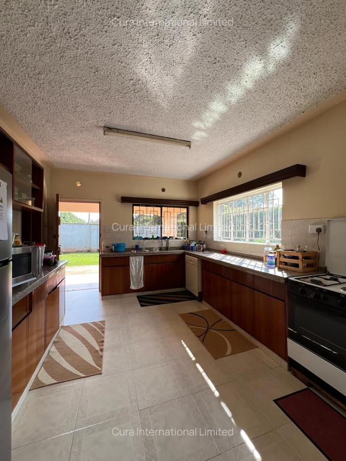 5 Bed House with Garden in Runda - 3