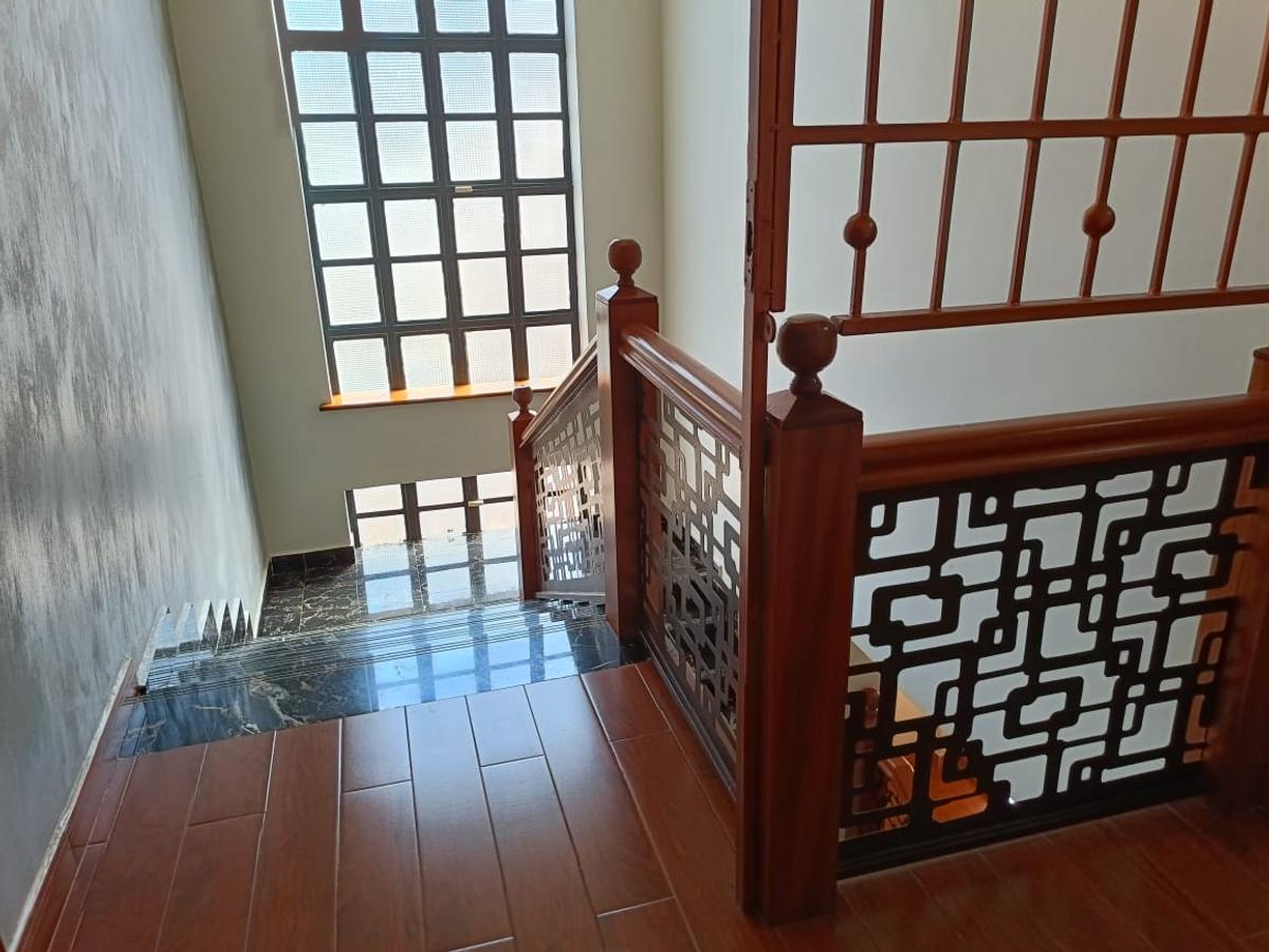 3 Bed House with En Suite at Flame Tree - 14