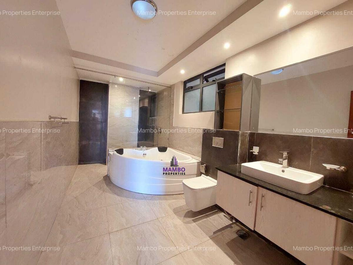 3 Bed Apartment with En Suite at Riverside Drive - 16