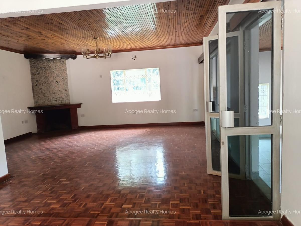 4 Bed House with En Suite at Westlands - 3