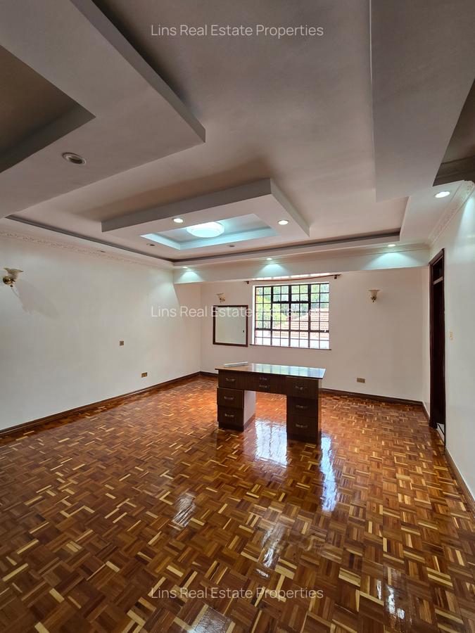 5 Bed House with En Suite in Runda - 13