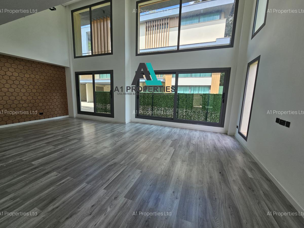 5 Bed Townhouse with En Suite in Lavington - 4
