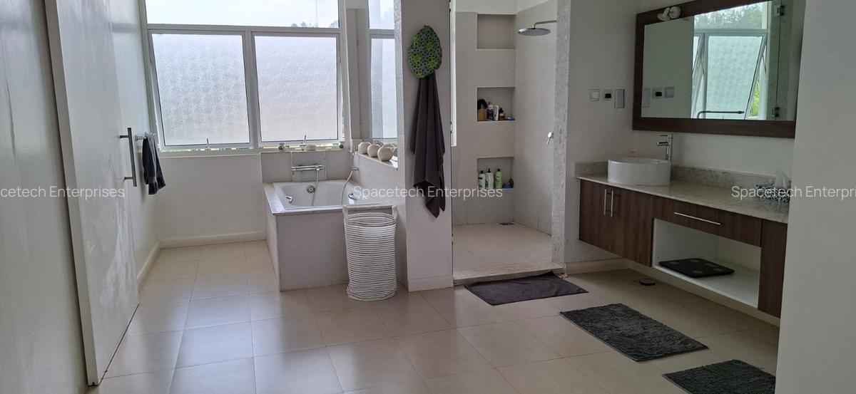 4 Bed Townhouse with En Suite in Spring Valley - 13