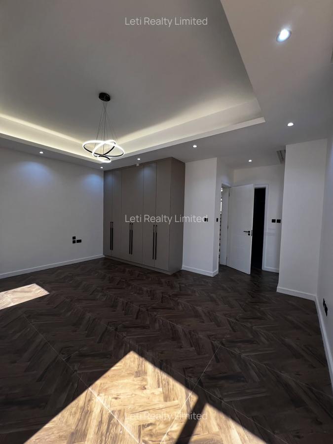 4 Bed Townhouse with En Suite in Lavington - 5