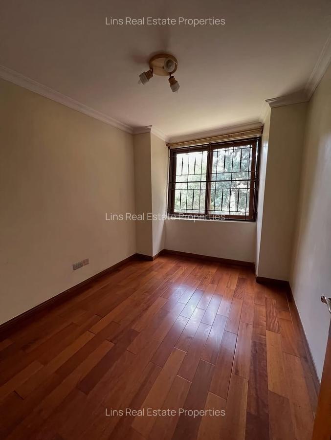 5 Bed Townhouse with En Suite in Lavington - 10