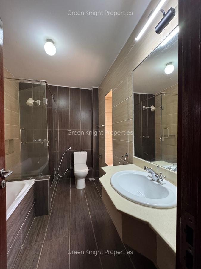 Serviced 3 Bed Apartment with En Suite in Kilimani - 11