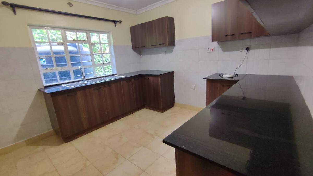 1 Bed House with En Suite at Loresho - 9