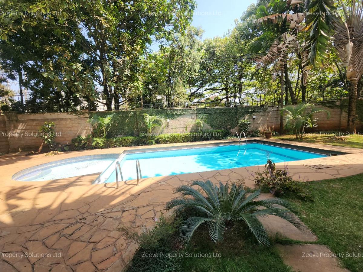 3 Bed Apartment with En Suite in Lavington - 5