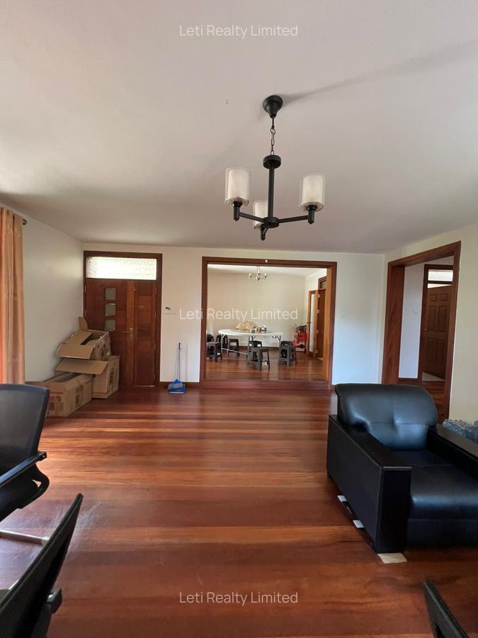 5 Bed Townhouse with En Suite in Lavington - 2