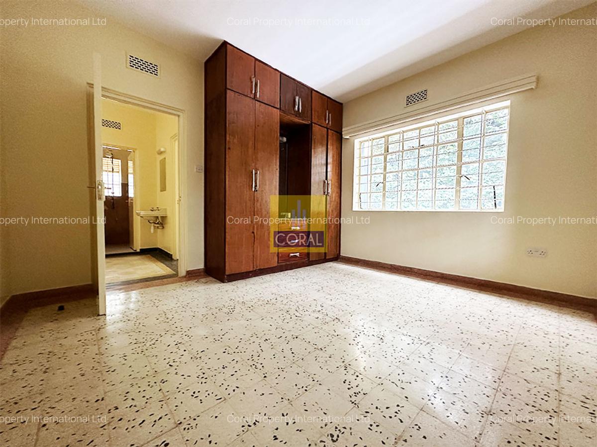 2 Bed Apartment in Parklands - 6