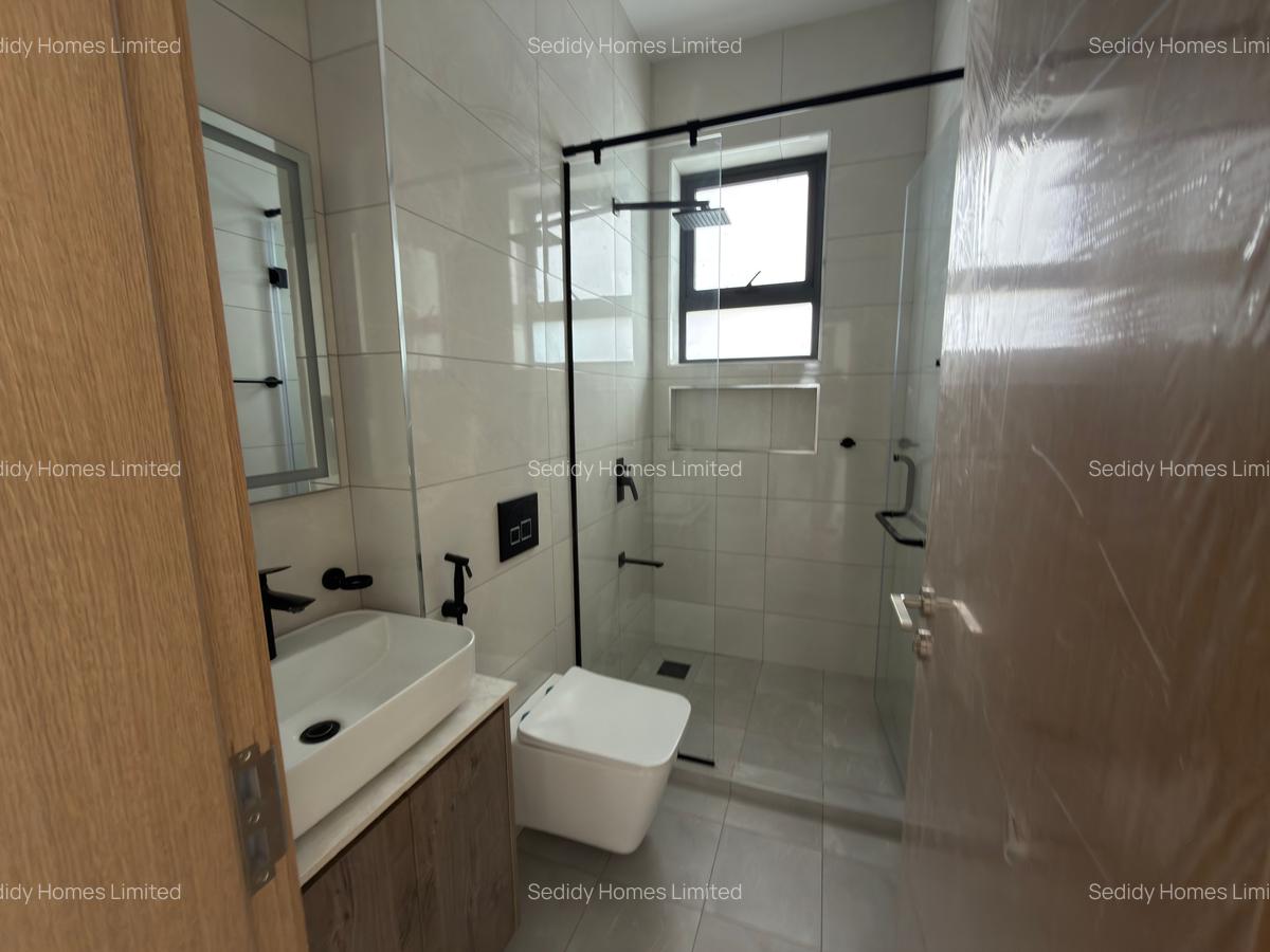 2 Bed Apartment with En Suite in Brookside - 9