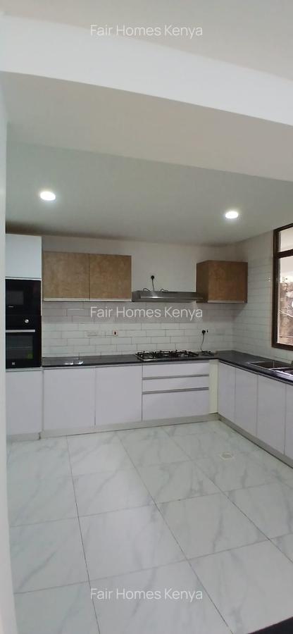 4 Bed Apartment with En Suite at Hatheru Road - 13