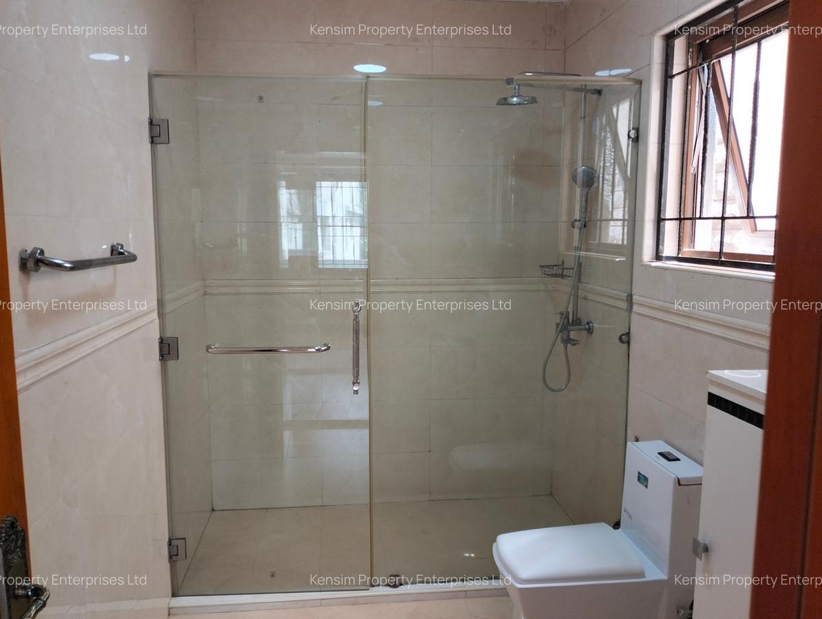 5 Bed Townhouse with En Suite in Lavington - 15