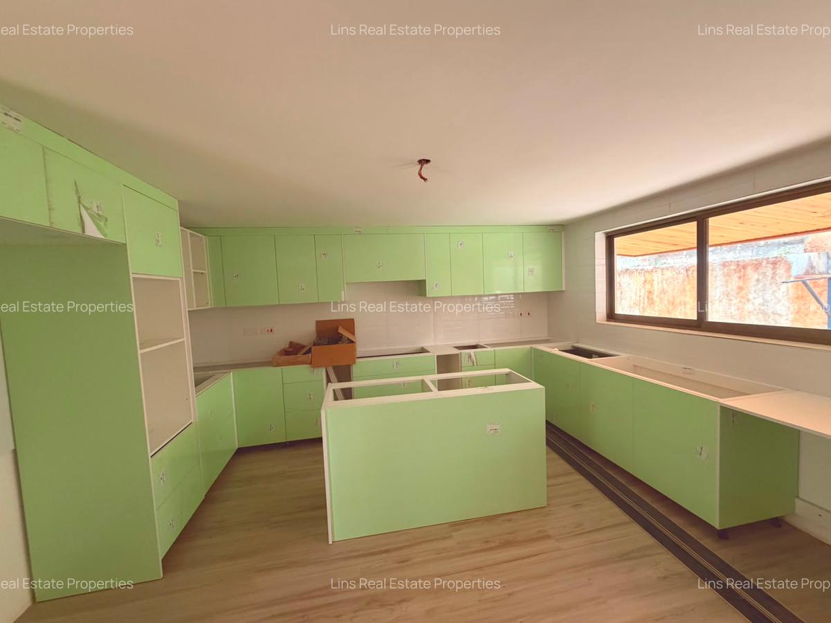 4 Bed Townhouse with En Suite in Nyari - 10