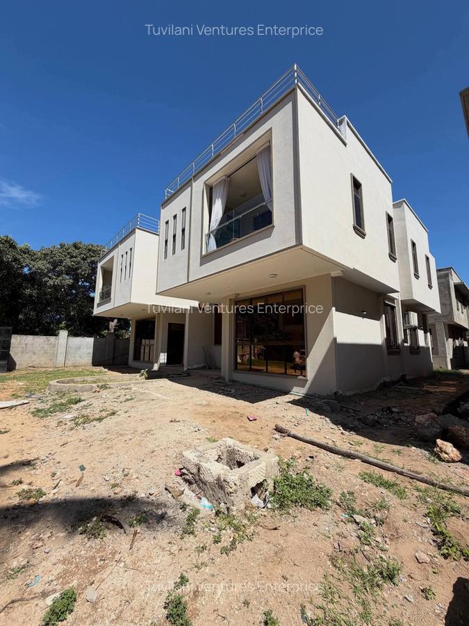 4 Bed Villa with En Suite at Mtwapa - 1