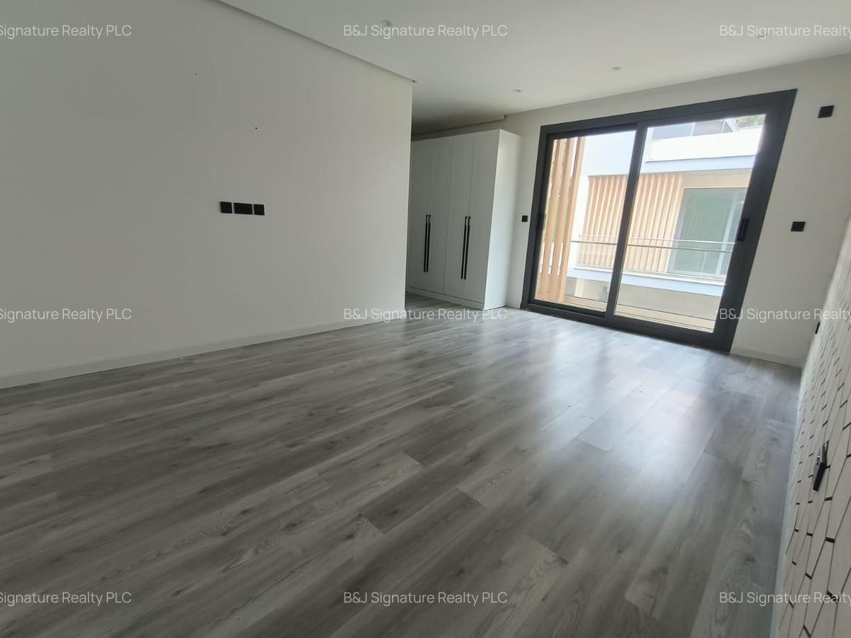 5 Bed Villa with En Suite in Lavington - 2