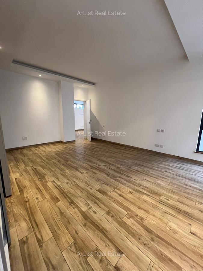 3 Bed Apartment with En Suite at Riverside Lane - 4