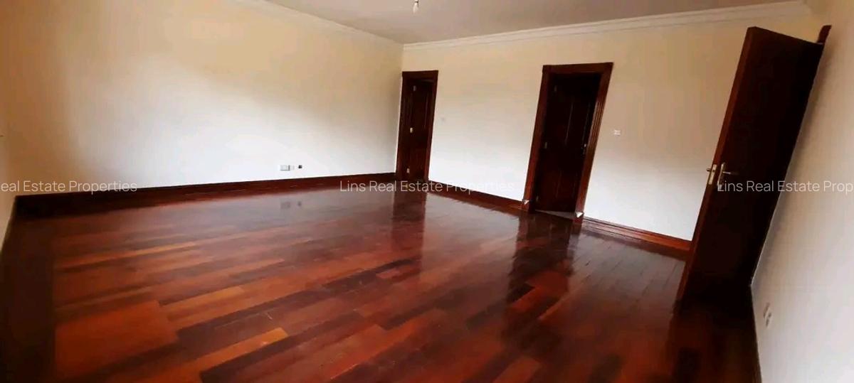 5 Bed Townhouse with En Suite in Lavington - 13