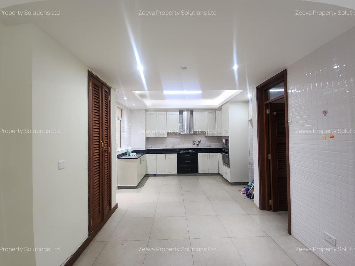 2 Bed Apartment with En Suite in Parklands - 4