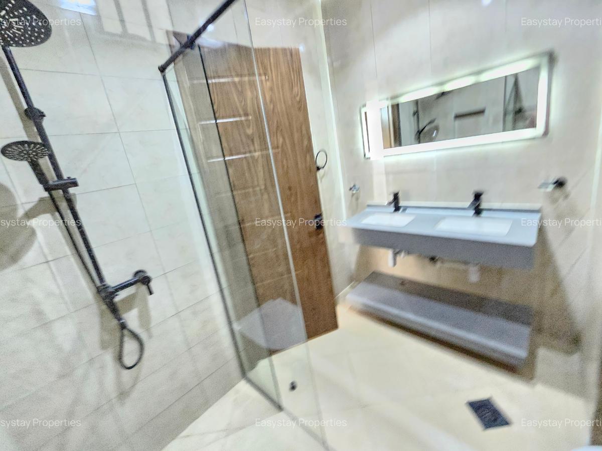 3 Bed Apartment with En Suite in Parklands - 10