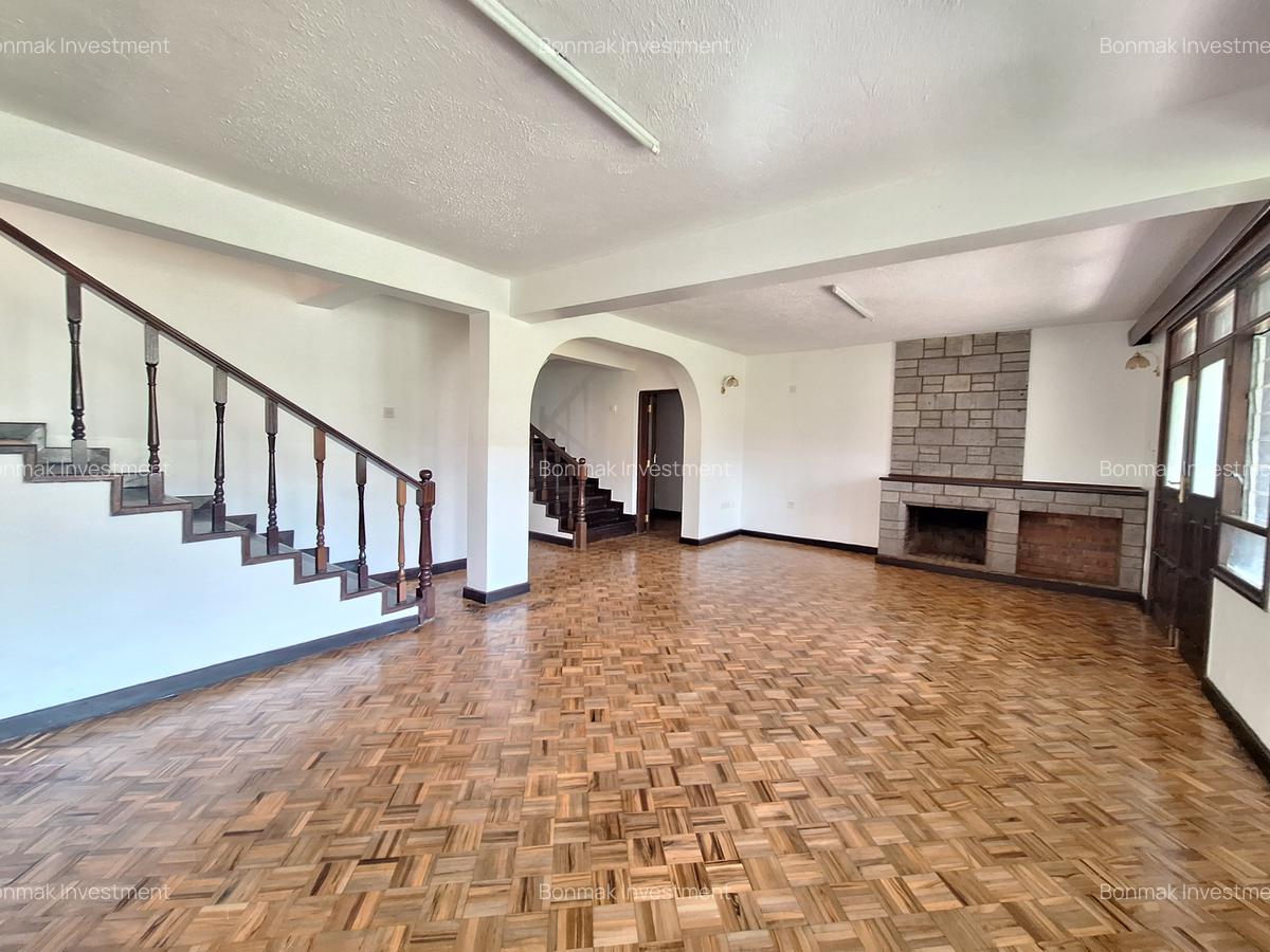 5 Bed House with En Suite at Whispers Avenue - 9