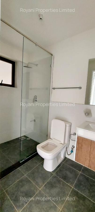 3 Bed Apartment with En Suite at Garden City - 7