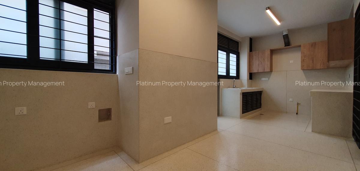 5 Bed Villa with En Suite in Westlands Area - 7