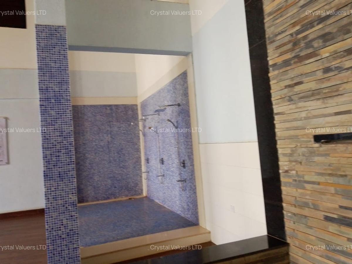 4 Bed Apartment with En Suite in Spring Valley - 11