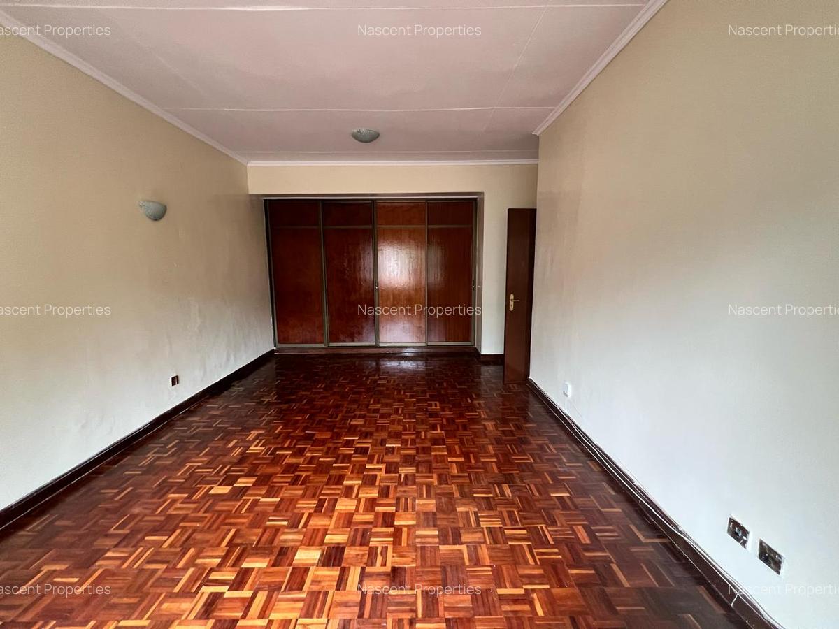 4 Bed Townhouse with En Suite in Spring Valley - 4