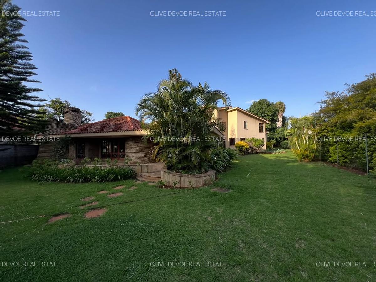 5 Bed House with En Suite in Runda - 20