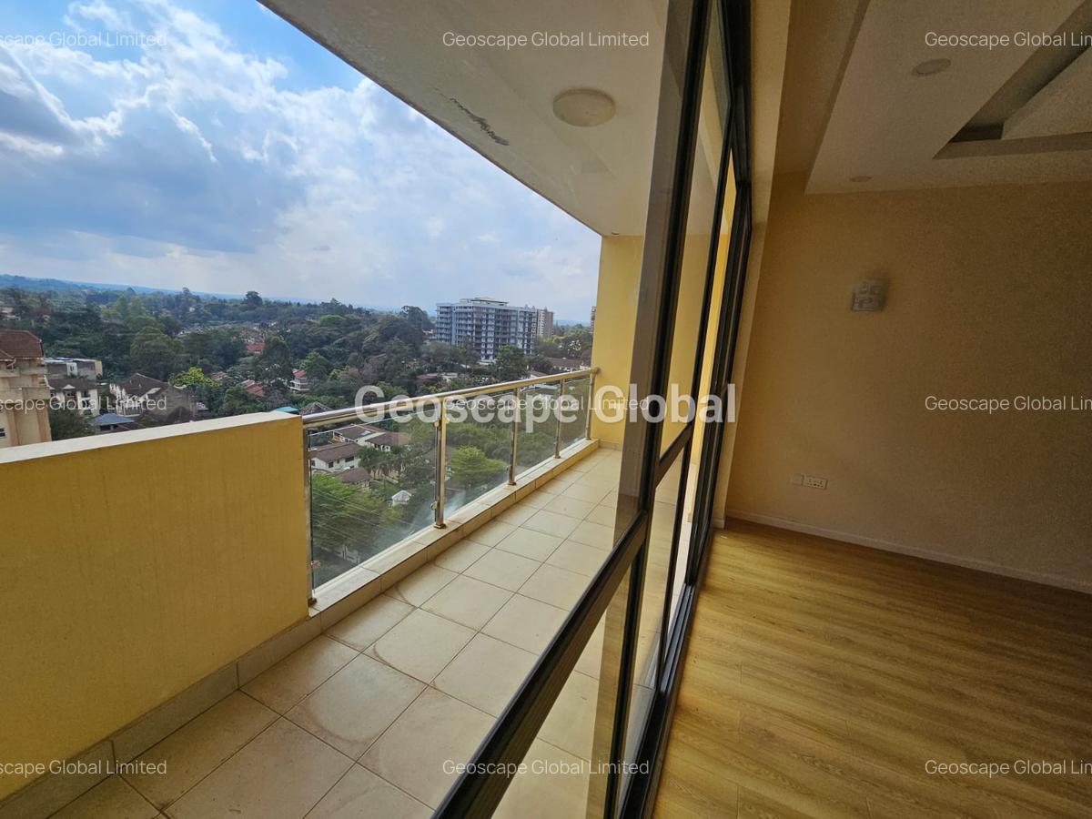 3 Bed Apartment with En Suite in Brookside - 13