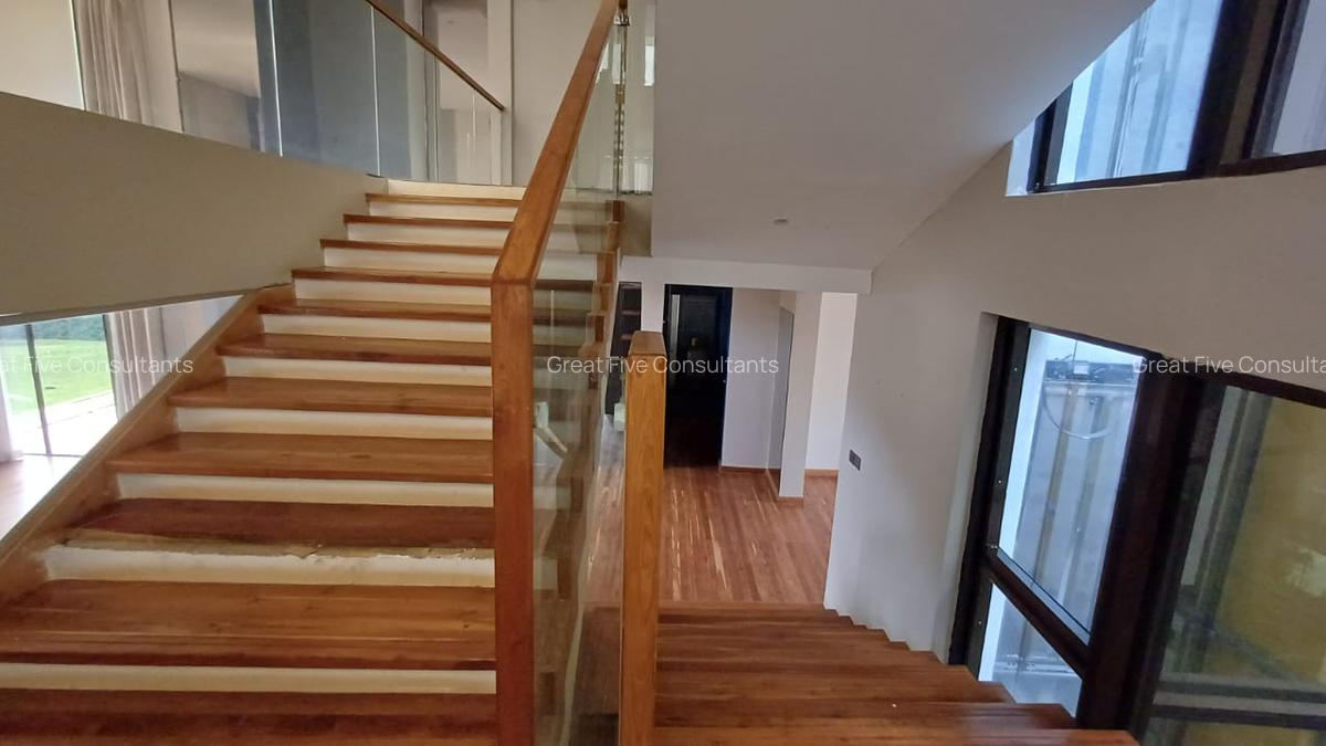 8 Bed Villa with En Suite in Runda - 7