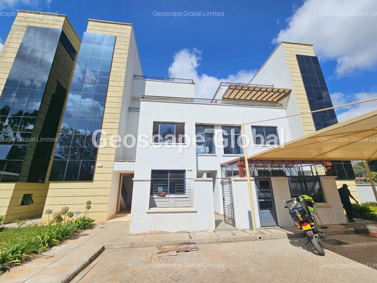 5 Bed Townhouse with En Suite in Lavington - 6