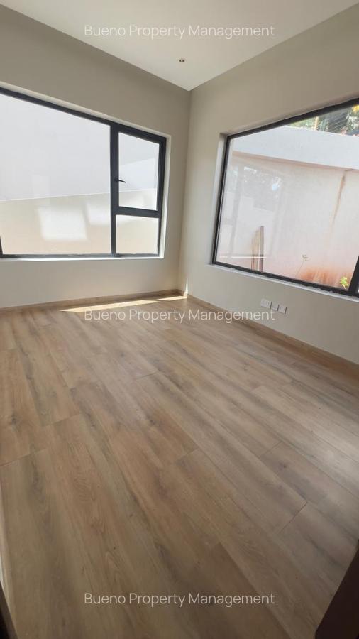 5 Bed Townhouse with En Suite in Lavington - 17