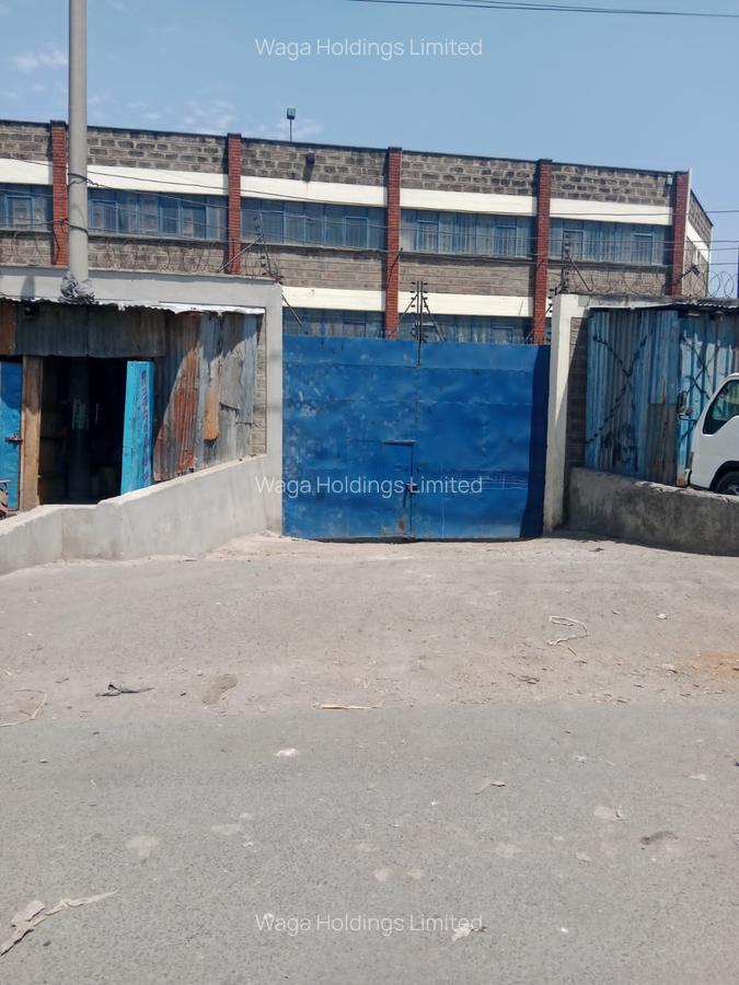 28,000 ft² Warehouse with Electric Fence at Falcon Road - 3