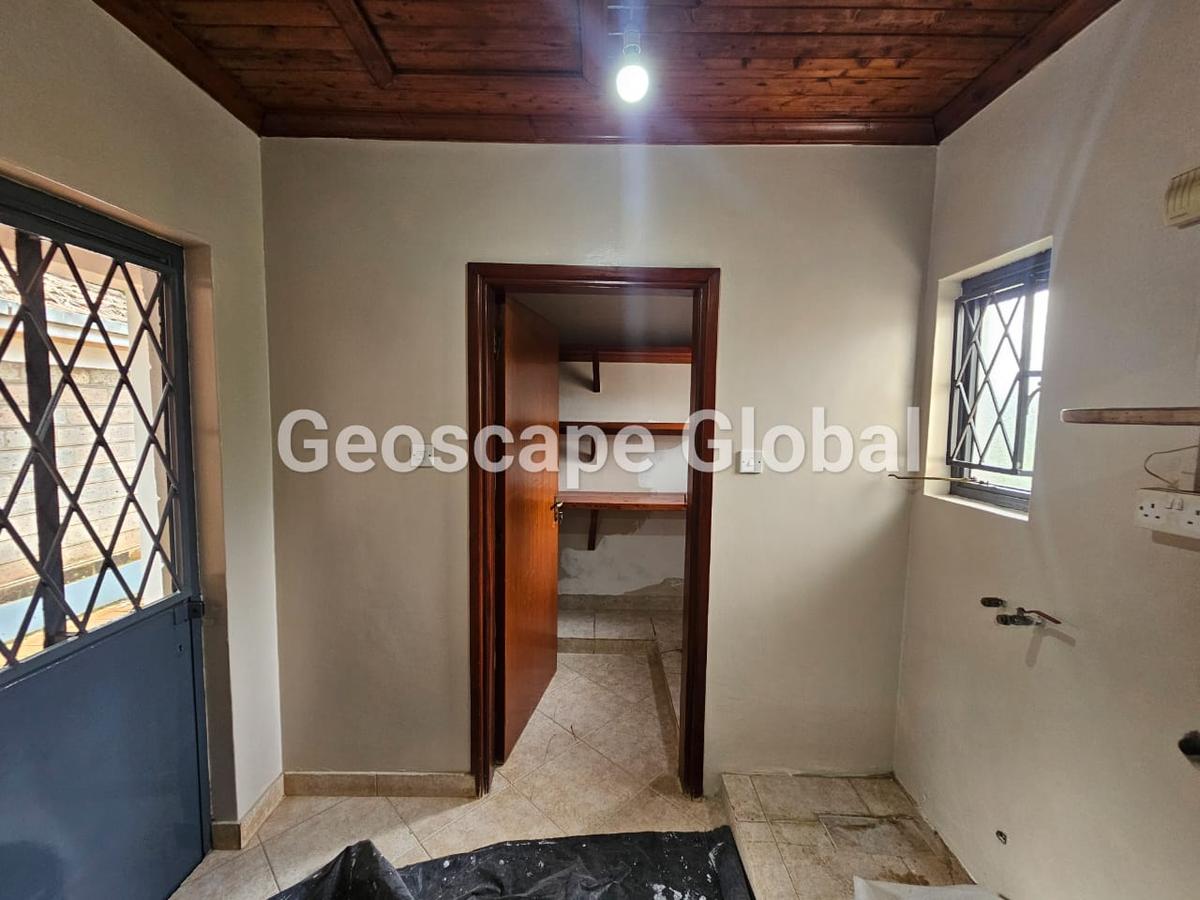 4 Bed Apartment with En Suite in Kitisuru - 16