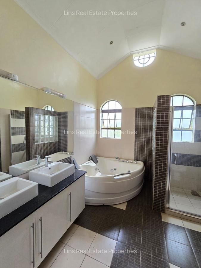 4 Bed Townhouse with En Suite in Runda - 14