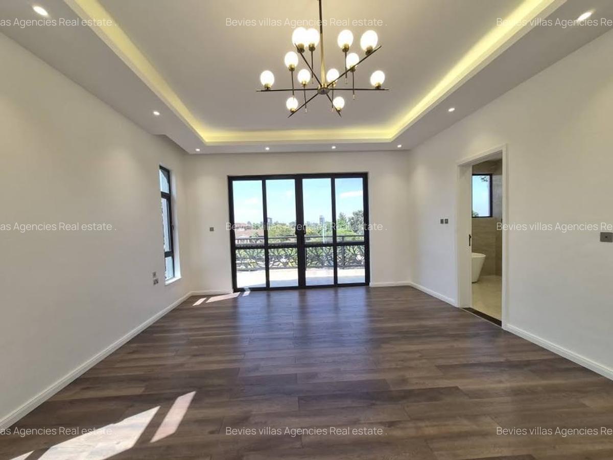 5 Bed Villa with En Suite at Lavington - 3