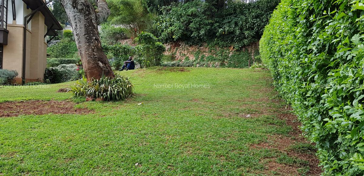 4 Bed Villa with En Suite at Rosslyn Lone Tree - 3