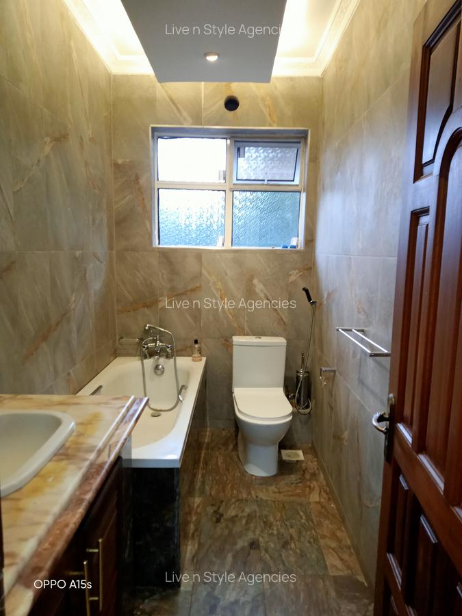 4 Bed House with En Suite in Runda - 17