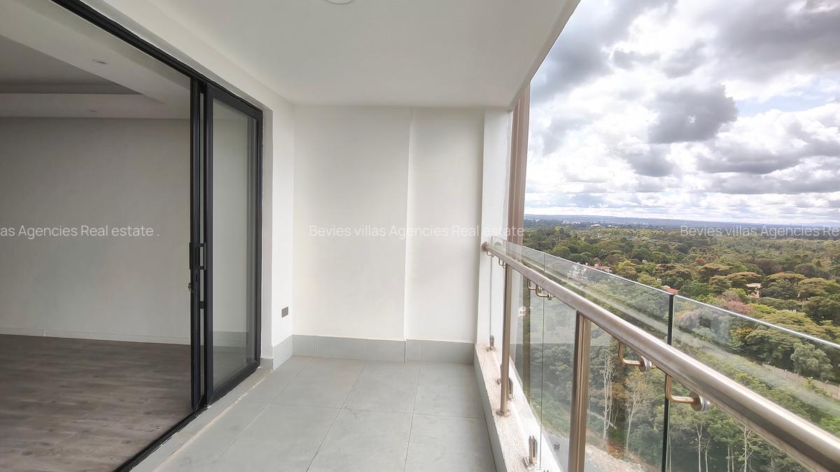 4 Bed Apartment with En Suite at Parklands - 18