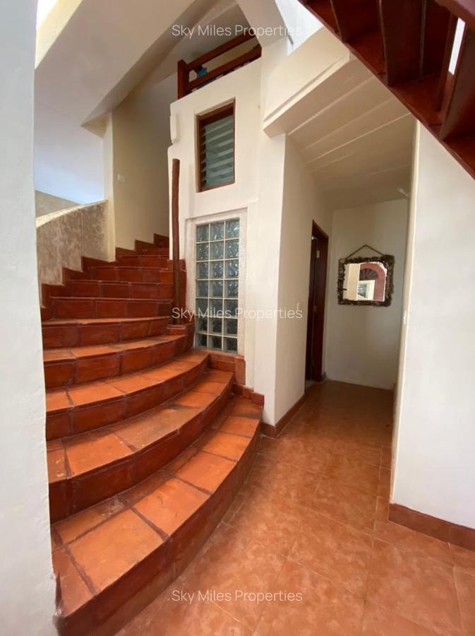 6 Bed Villa with En Suite at Posta Mtwapa - 9