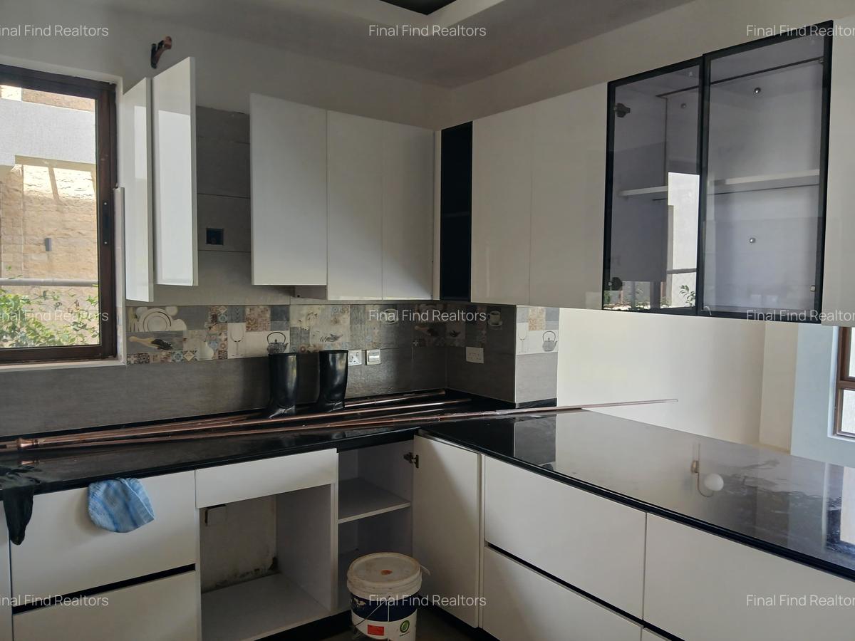 4 Bed Townhouse with Swimming Pool in Runda - 9