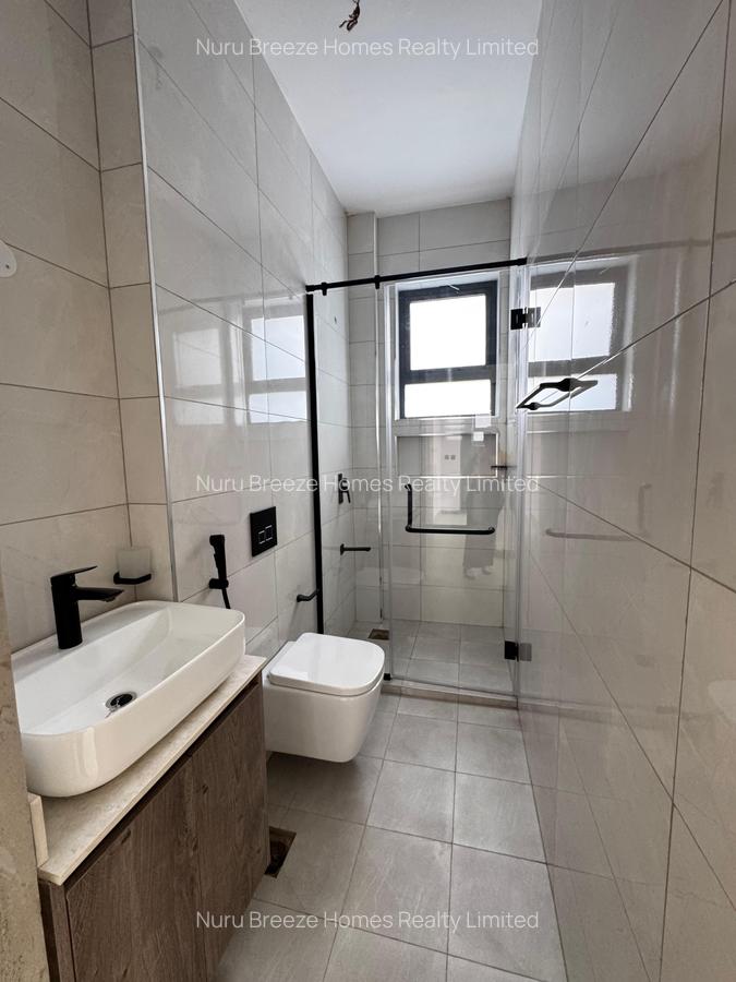 3 Bed Apartment with En Suite in Brookside - 7