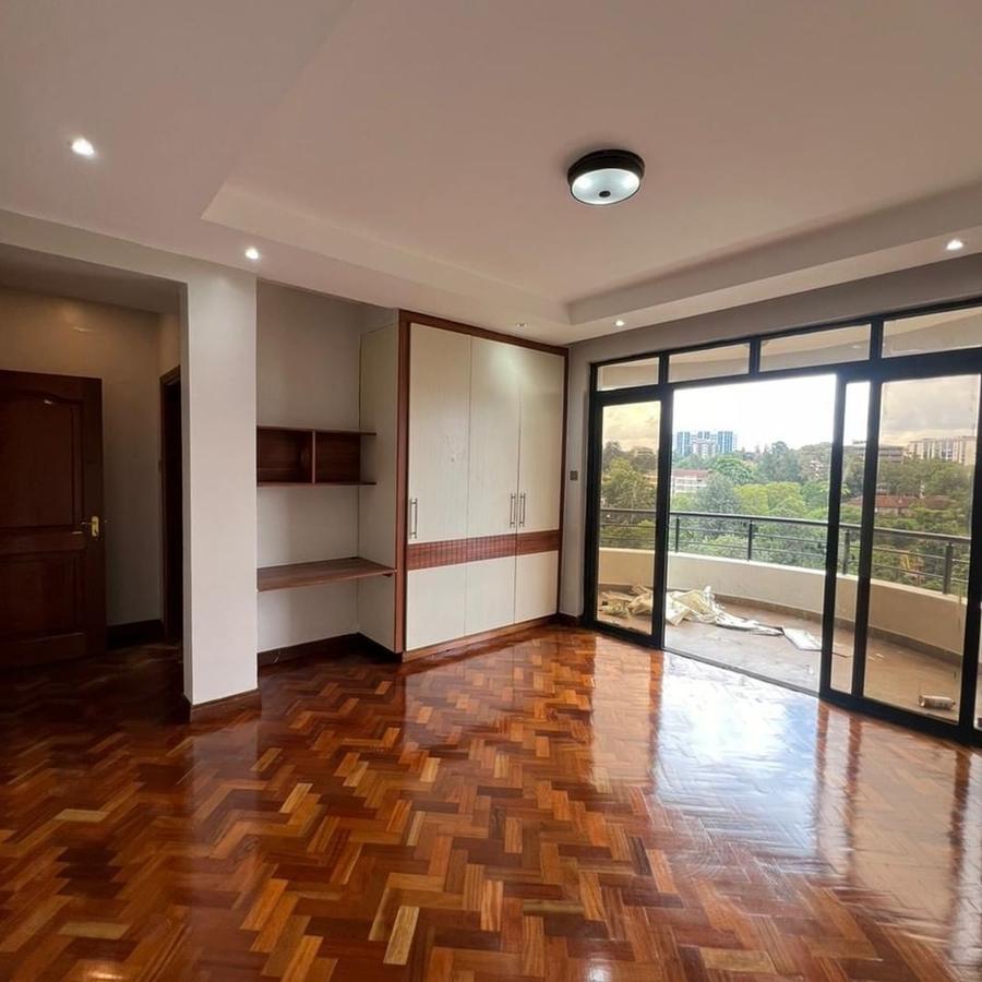 4 Bed Apartment with En Suite at Riverside Drive - 7