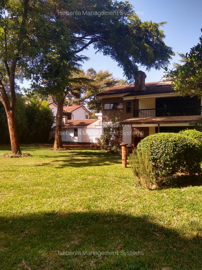 4 Bed House with En Suite at - 4