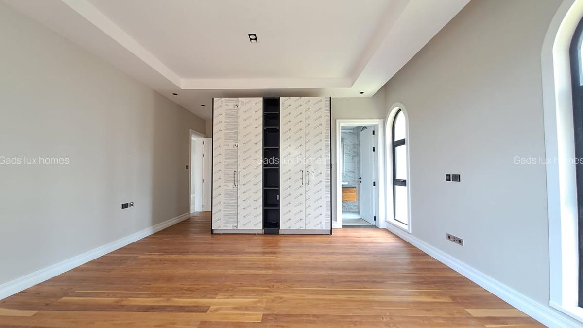 5 Bed Villa with En Suite at Loresho - 9