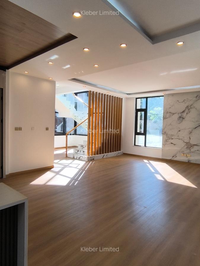 5 Bed Villa with En Suite in Lavington - 9